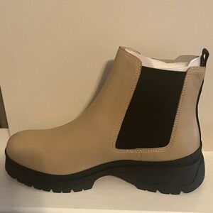 New never worn leather bootie